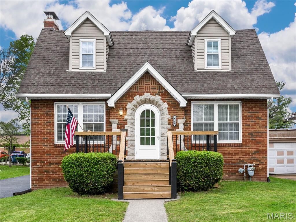 Property Photo: 827 Bond Avenue IL 62234
