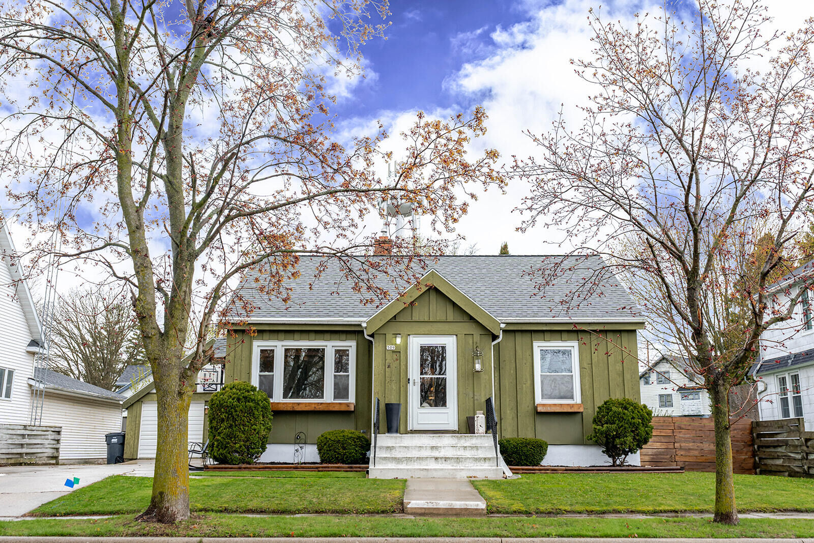 Property Photo: 509 Jackson St WI 54228