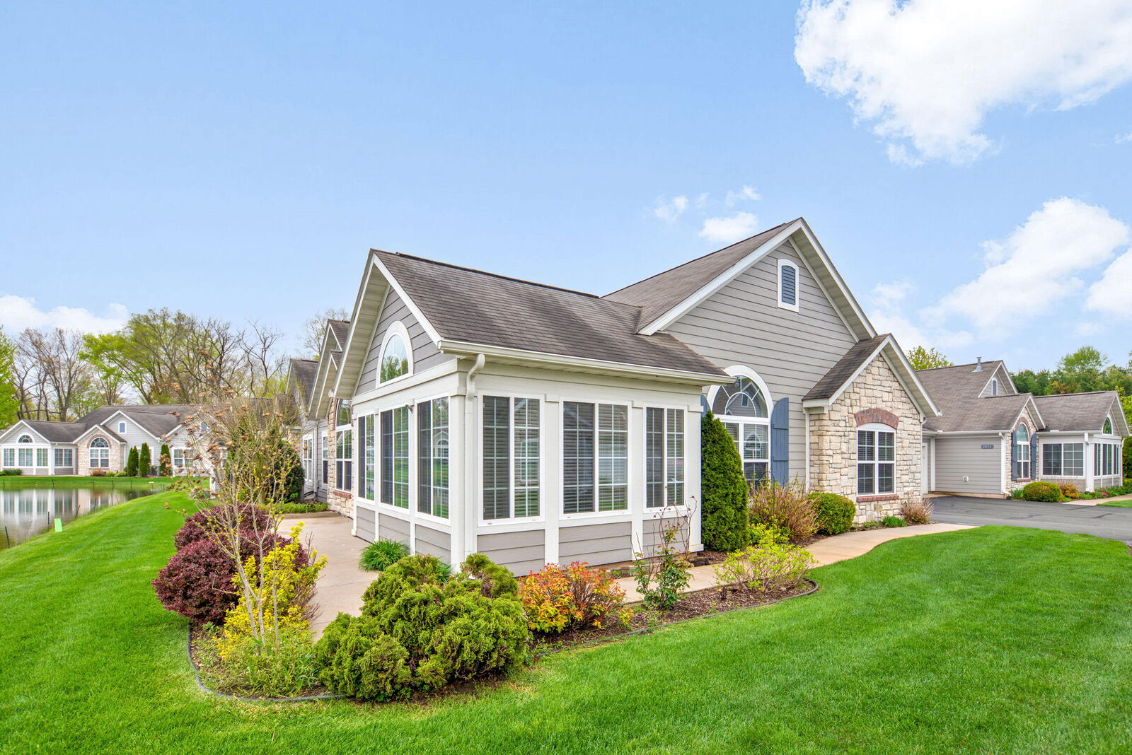 Property Photo:  2853 Villa Lane  MI 49022 
