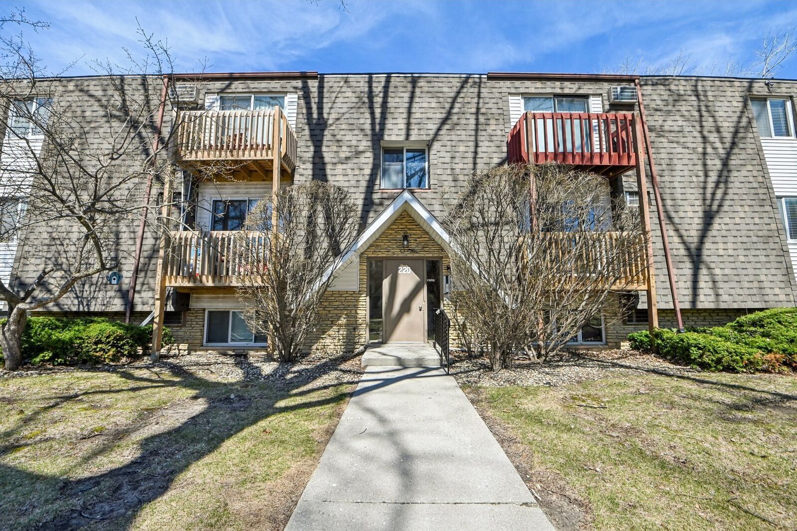 Property Photo:  220 Madison Street 2A  IL 60435 