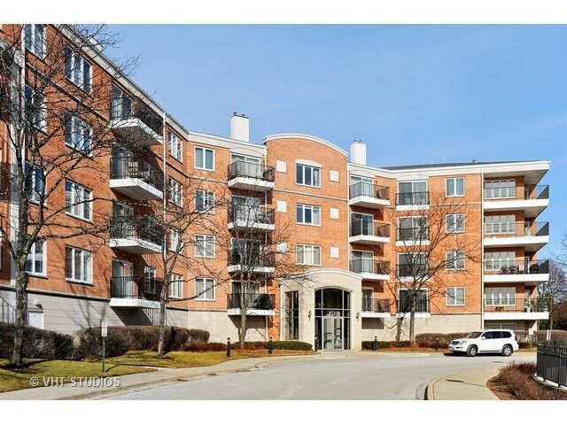 Property Photo: 451 Town Place Circle 310 IL 60089