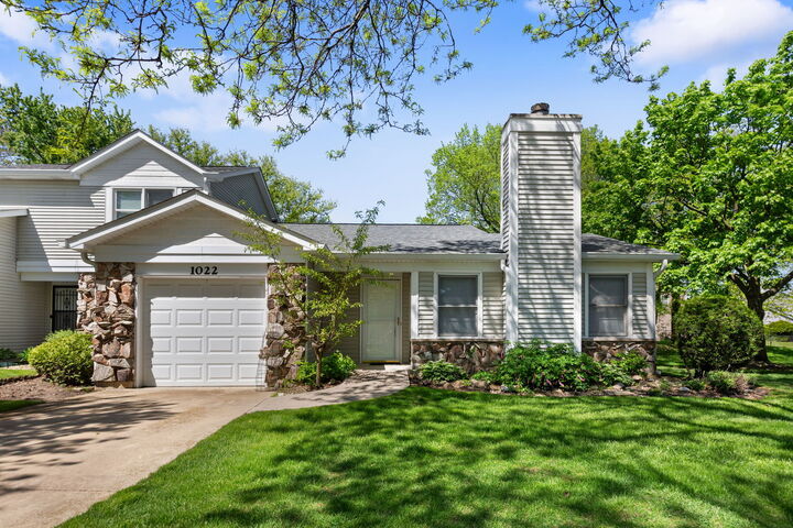 Property Photo: 1022 Colony Lake Drive IL 60194