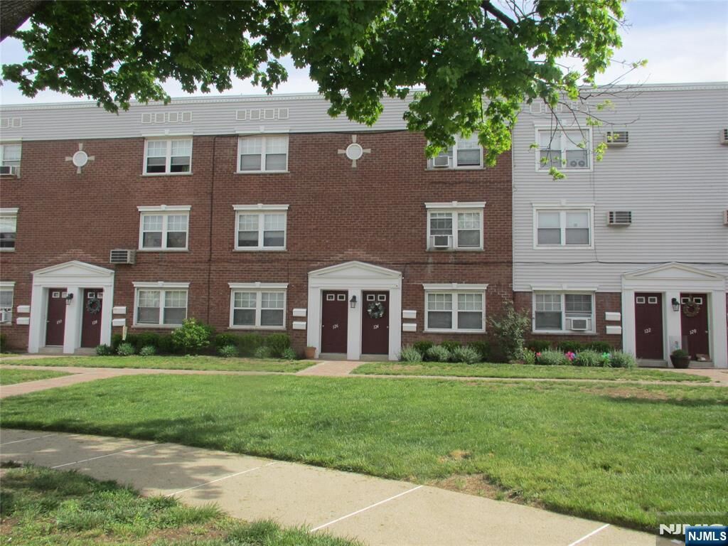 Property Photo:  126 Hastings Avenue A  NJ 07070 
