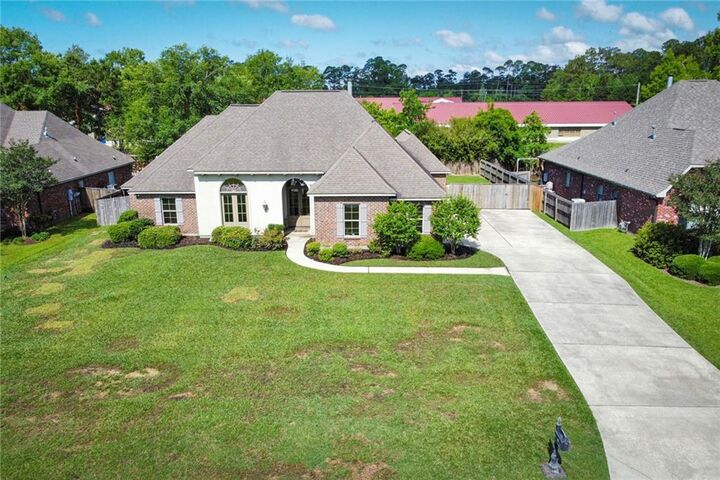 Property Photo:  443 Clayton Court  LA 70461 