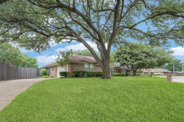 Property Photo:  3814 Danbury Drive  TX 76016 