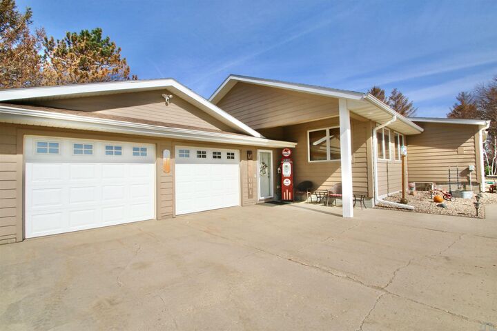 Property Photo:  1809 Emmet  IA 51007 