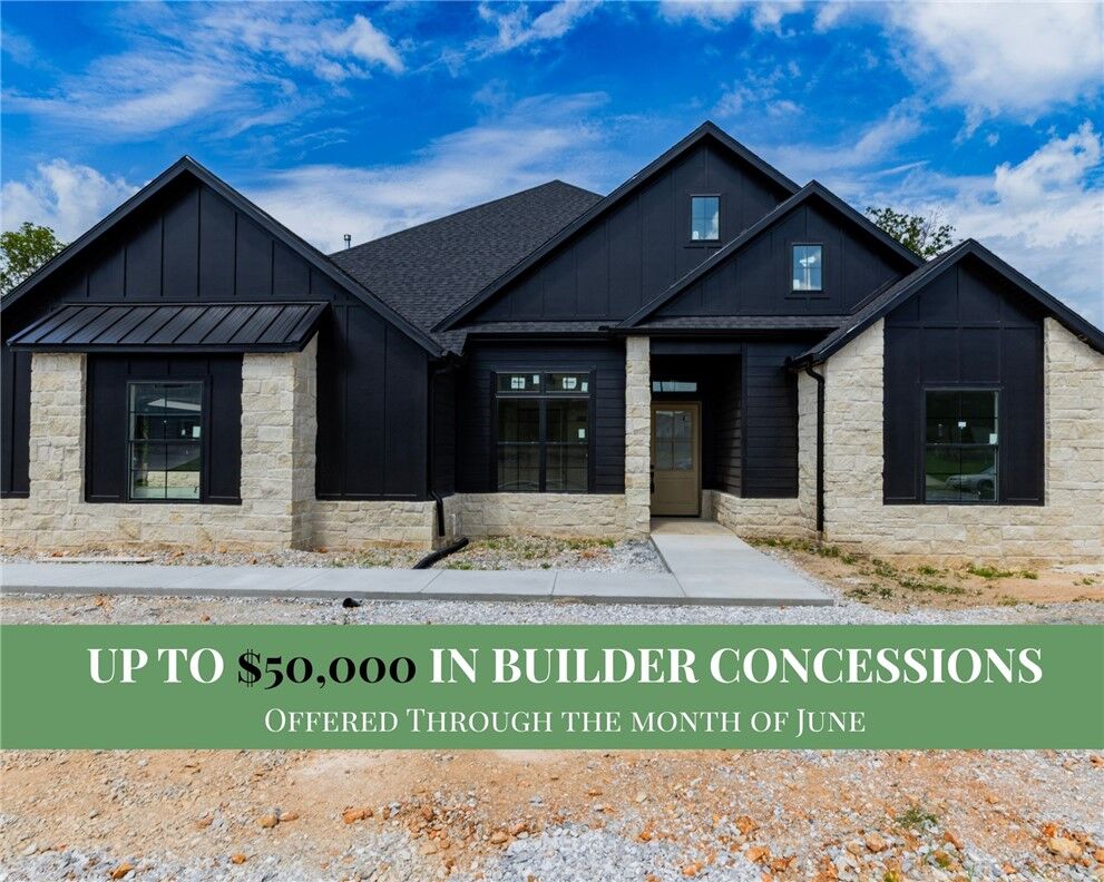 Property Photo: 3611 Beaverhead Way AR 72712
