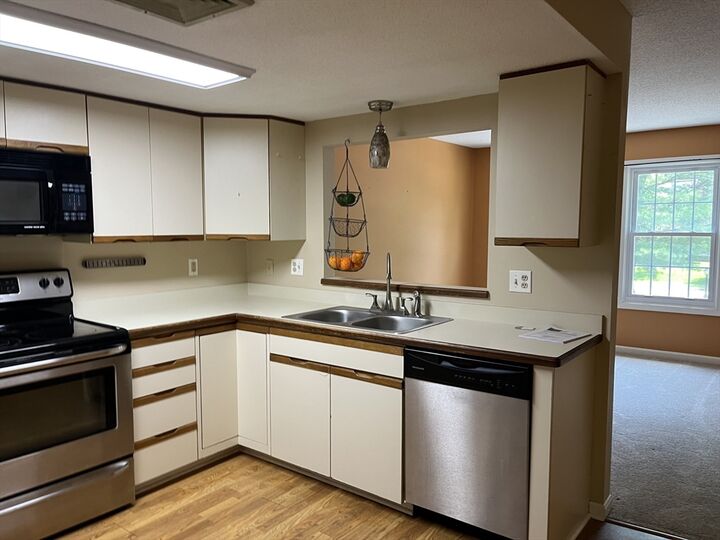 Property Photo:  4 Herbert Dr B  MA 01590 
