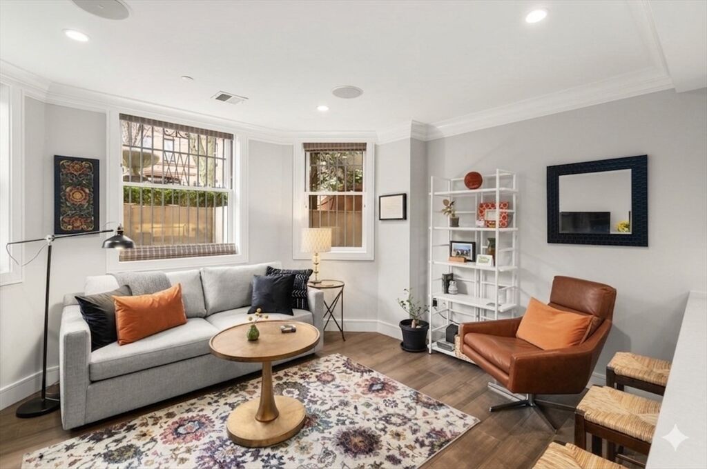 Property Photo: 11 Exeter Street 2 MA 02116