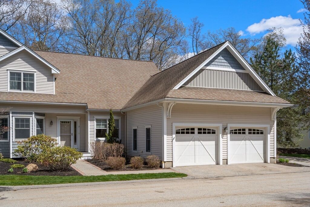 Property Photo:  3 Summerland Way 3  MA 01609 