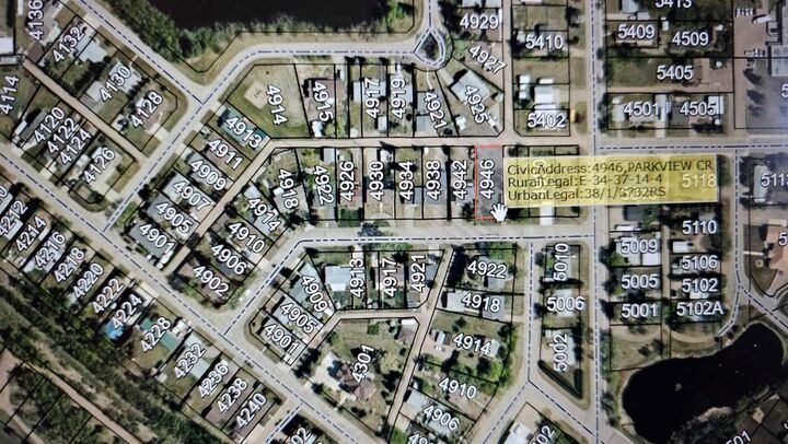 Property Photo: 4946 Parkview Crescent AB T0C 0X0