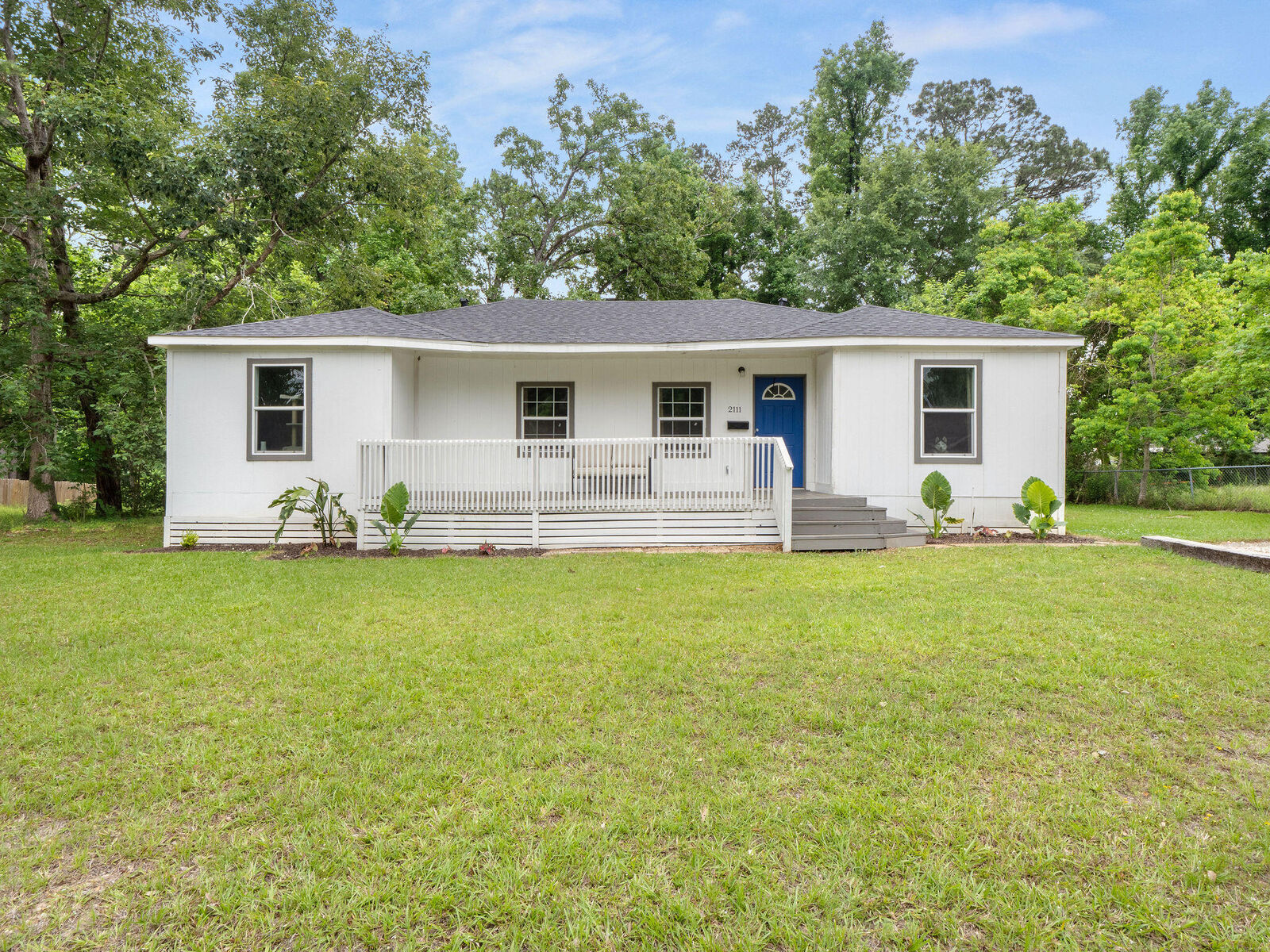 Property Photo:  2111 Jean  LA 71446 