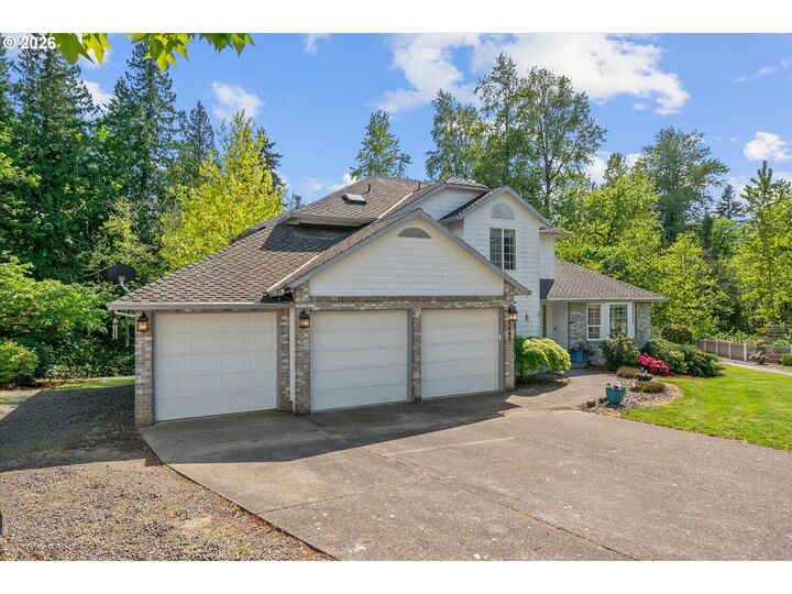 Property Photo:  1083 SE Acacia Pl  OR 97080 