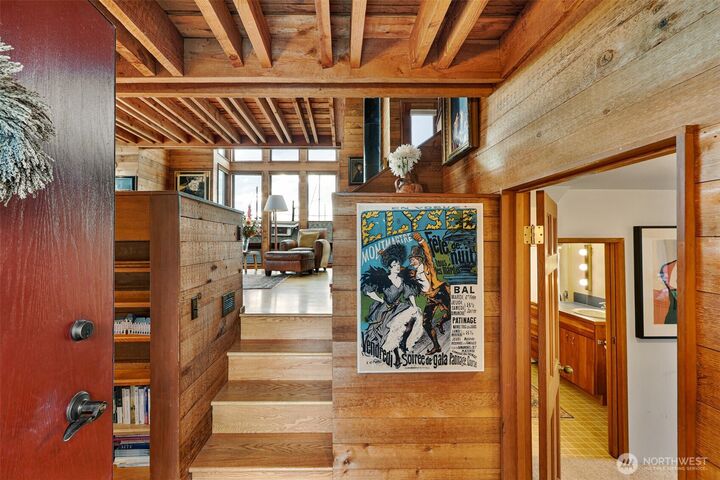 Property Photo:  2727  Fairview Avenue E 4  WA 98102 