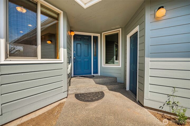 Property Photo:  4864 N Village Lane B  WA 98226 