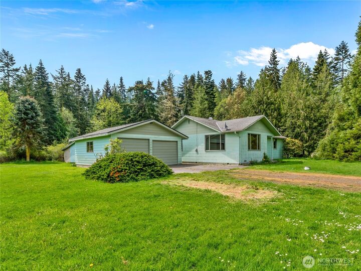 Property Photo:  839  49th Street  WA 98368 