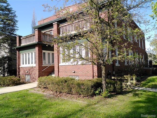 Property Photo:  2041 N Main Street  MI 48073 