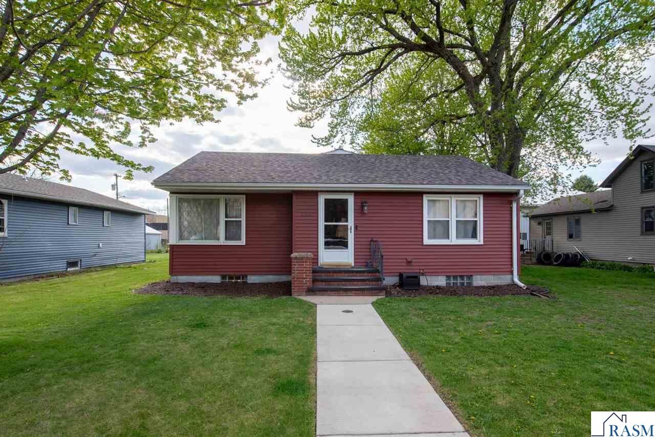 Property Photo:  224 N 3rd Avenue  MN 56091 