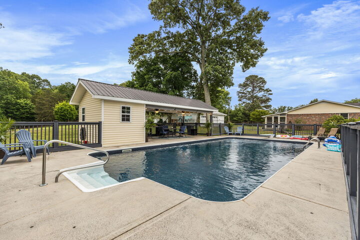 Property Photo:  2213 Northeast Road SE  TN 37311 