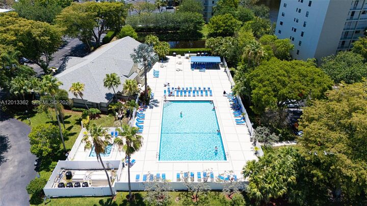Property Photo:  2232 N Cypress Bend Dr 507  FL 33069 