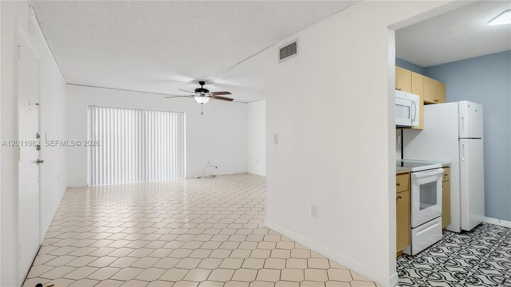 Property Photo:  7231 Miami Lakes Dr C5  FL 33014 