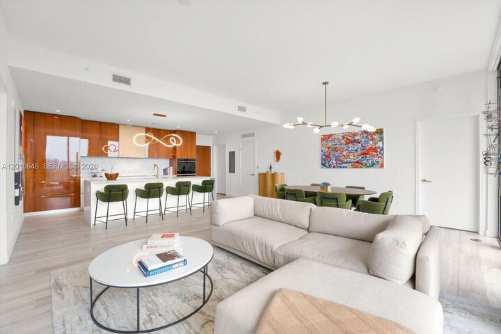 Property Photo:  2678 Tigertail Ave 1404  FL 33133 