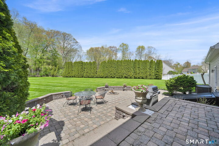 Property Photo:  75 Spinners Run  CT 06074 