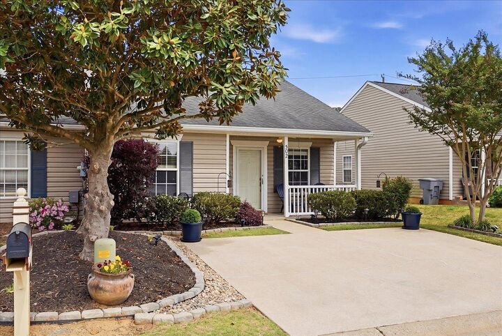 Property Photo:  502 W Calhoun Crossing Court  SC 29307 