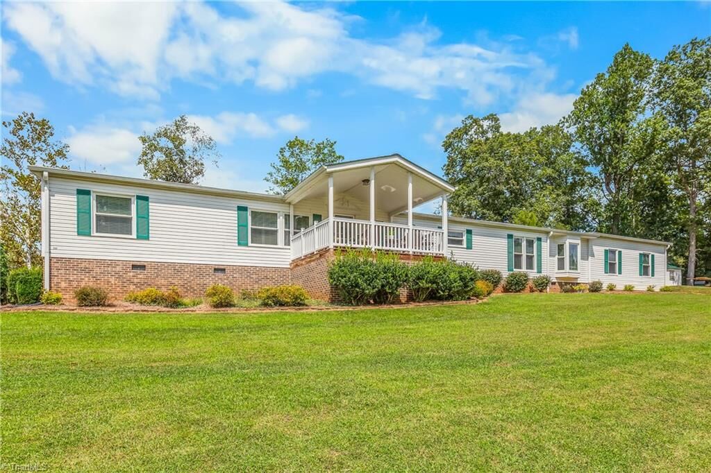 Property Photo: 2712 Sloans Mill Road NC 27020