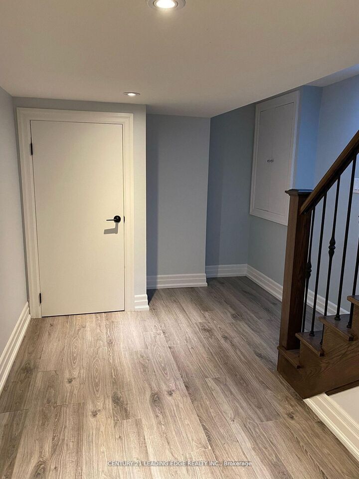 Property Photo:  108 Manitoba Street  ON L4A 4Y1 