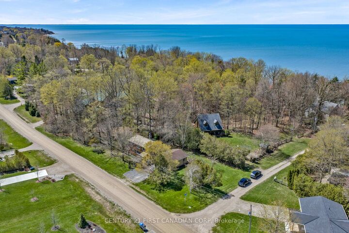 Property Photo: 74387 Driftwood Drive ON N0M 1G0