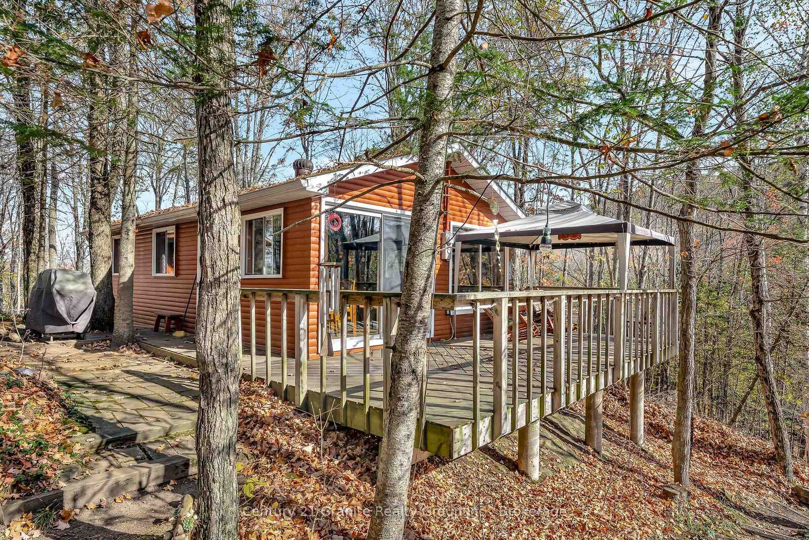 Property Photo: 1081 Cinnamon Lane ON K0M 2K0