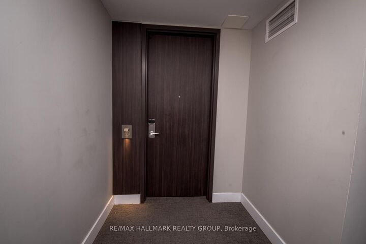 Property Photo: 300 Lisgar Street 1203 ON K2P 0E2