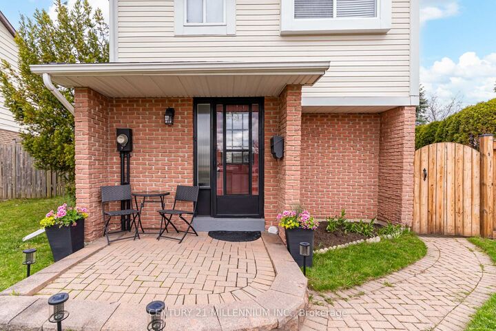 Property Photo: 72 Karen Court ON L9W 3S3