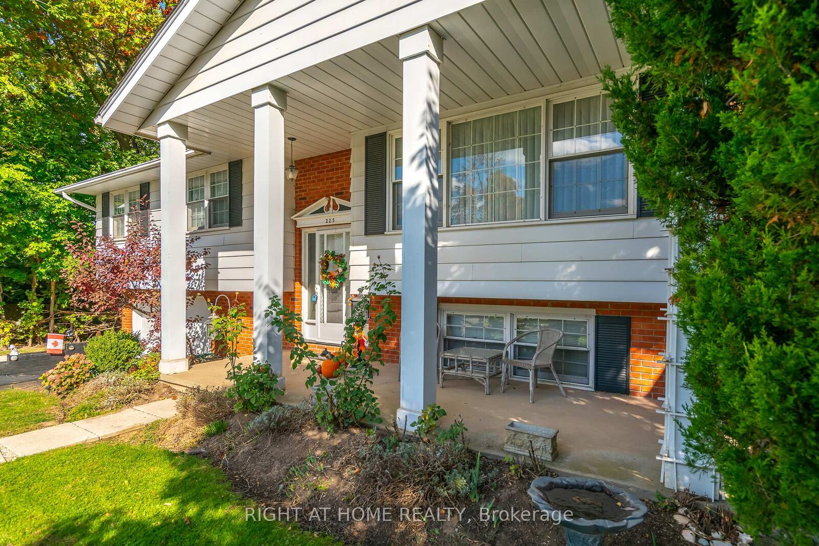 Property Photo: 225 Anne Street ON L0S 1J0