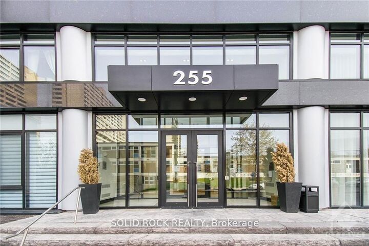 Property Photo: 255 Bay Street 213 ON K1R 5Z4