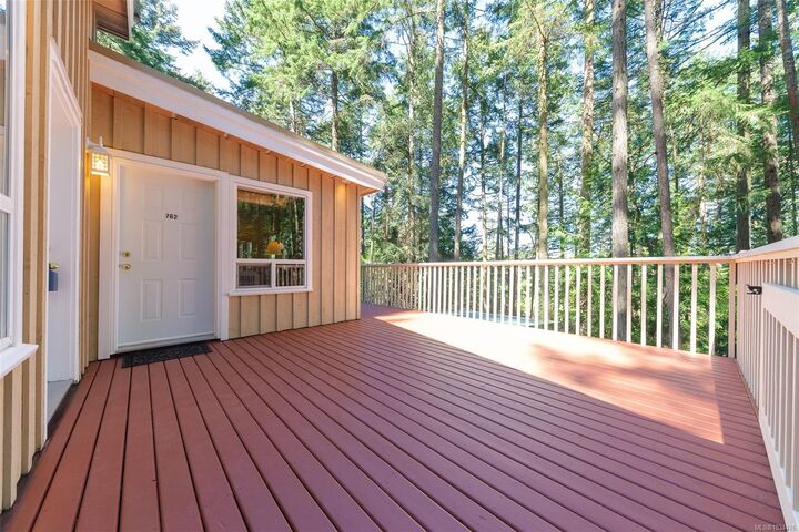 Property Photo: 762 Kippen Rd BC V0N 2J1