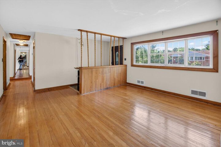 Property Photo:  914 Linwood Street  MD 20783 