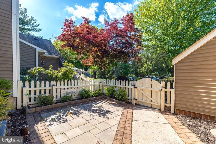 Property Photo:  1607 Lakeview Circle  PA 19067 