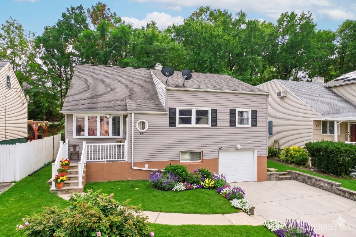 Property Photo:  66 Brandywine Road  NJ 08863 