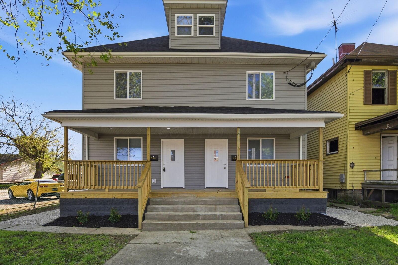 Property Photo:  304 N State Street  OH 43302 