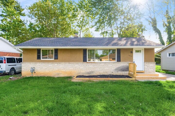 Property Photo:  1472 Picard Road  OH 43227 