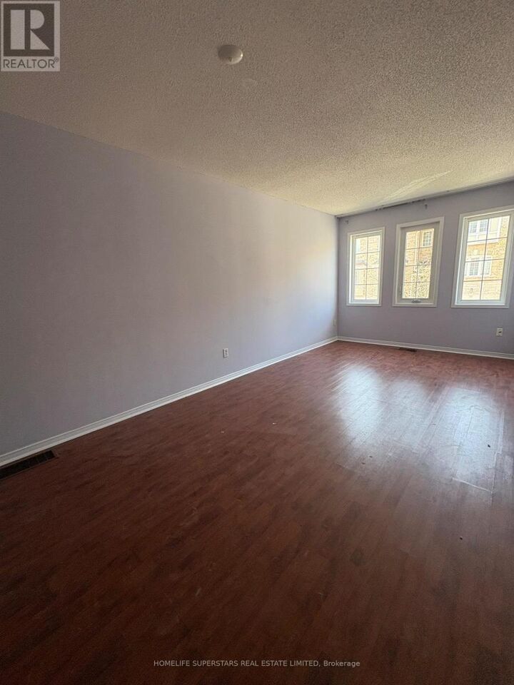 Property Photo:  25 Shining Star Crescent  ON M6M 5L6 