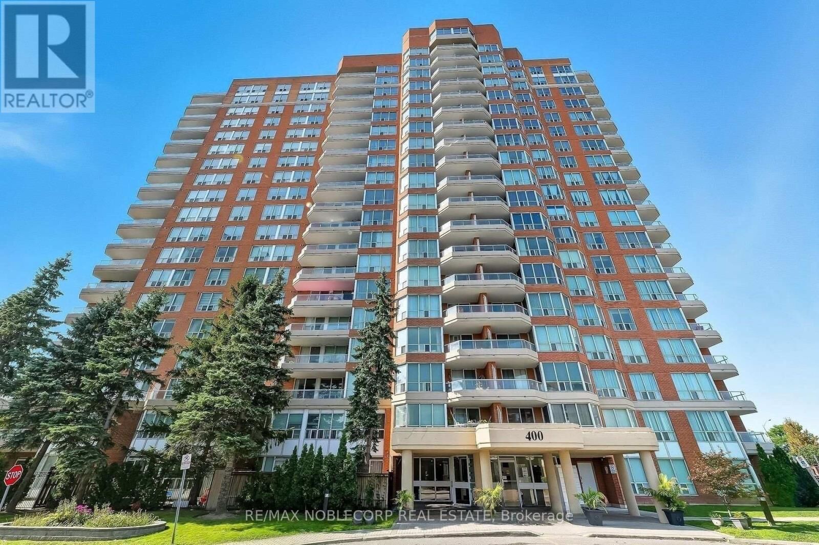 Property Photo:  400 McLevin Avenue 1603  ON M1B 5J4 