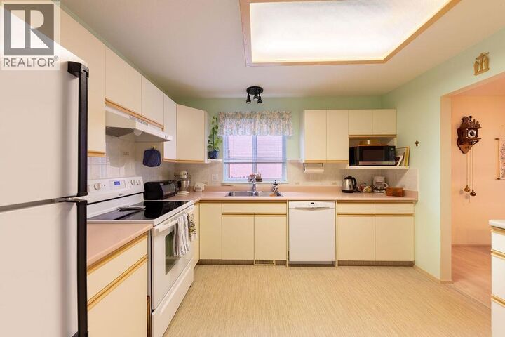 Property Photo:  1285 14th Street 43  BC V2B 8K9 