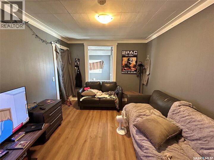 Property Photo:  416 J Avenue N  SK S7L 2K3 