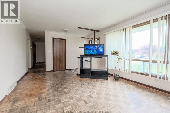 Property Photo:  3949 Woodward Avenue  ON N8W 2Z5 