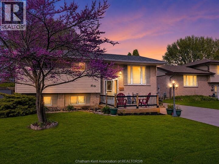 Property Photo:  40 Thornhill Crescent  ON N7L 4M3 