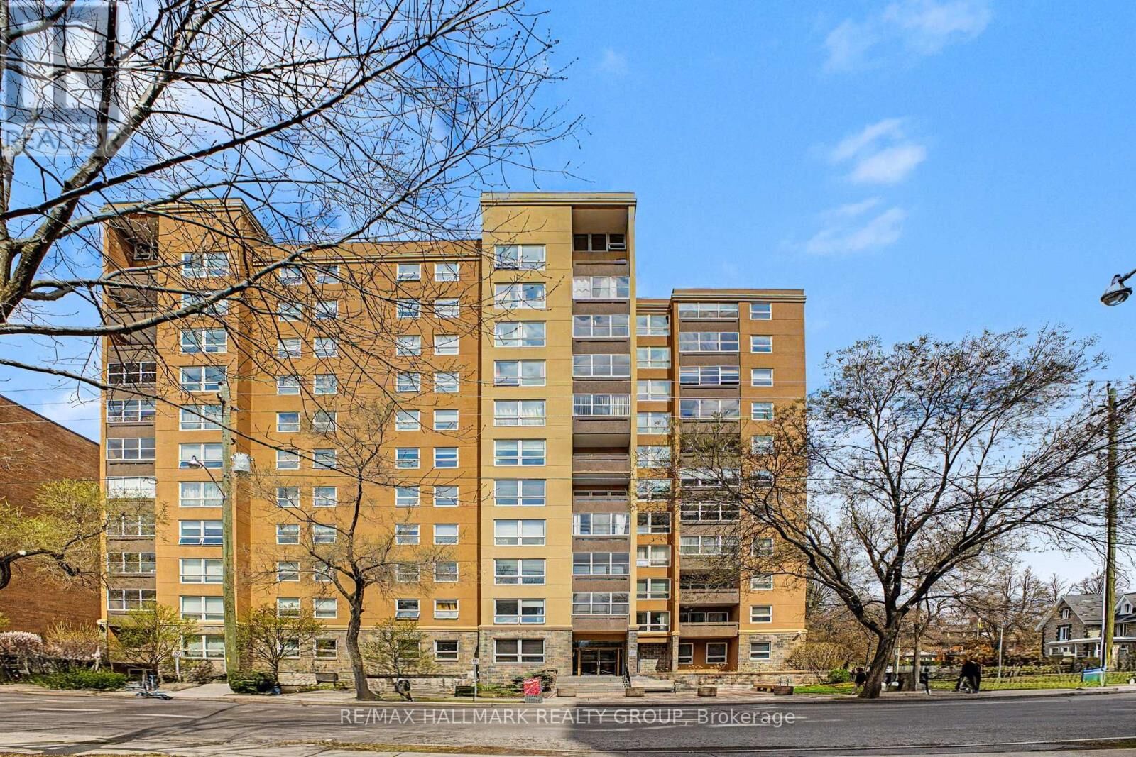 Property Photo:  373 Laurier Avenue East 405  ON K1N 8X6 