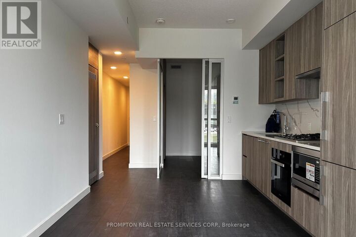 Property Photo:  75 Billes Heights #326  ON M2K 0J8 